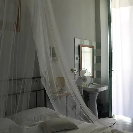 Terra Nostra Bed & Breakfast *